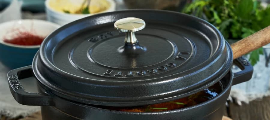 2. Stekgryta La Cocotte med lock, 3,8 liter från Staub
